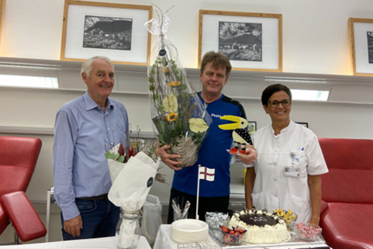 Latið blóð 100 ferðir Latið blóð 100 ferðir